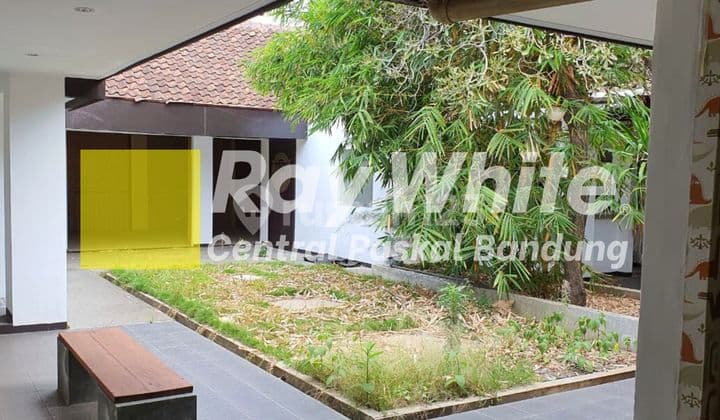 Rumah Dan Ruang Usaha di Pusat Kota Bandung