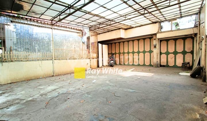 Showroom + Ruang Usaha + Rumah Kantor di Mainroad Ciateul Bandung