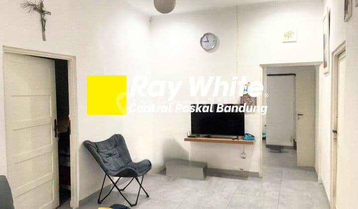 Rumah Wibisana di Sayap Pajajaran Kota Bandung