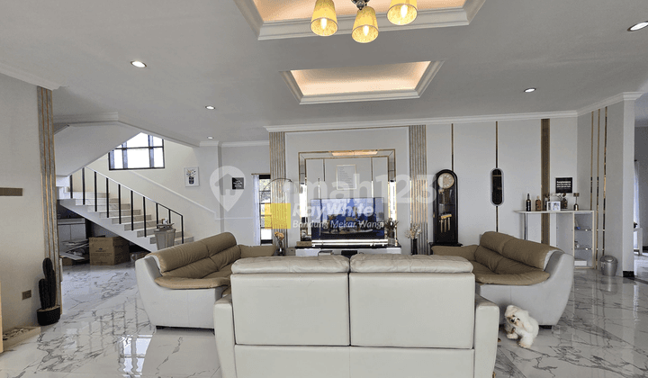 Rumah Lux American Modern di Sayap Setiabudi