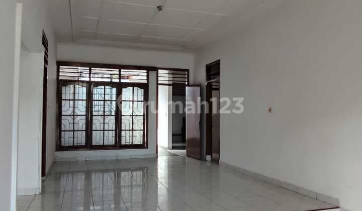 Disewakan Rumah Asri Terawat Setra Sari Siap Huni