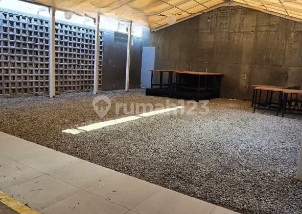 For Rent Commercial Space Highly Strategic Main Road Naripan