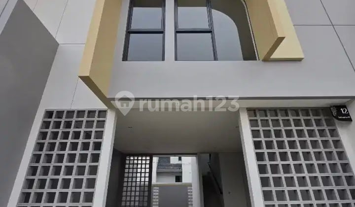 Disewakan Rumah Podomoro Park Sadya Griya 100% Baru !