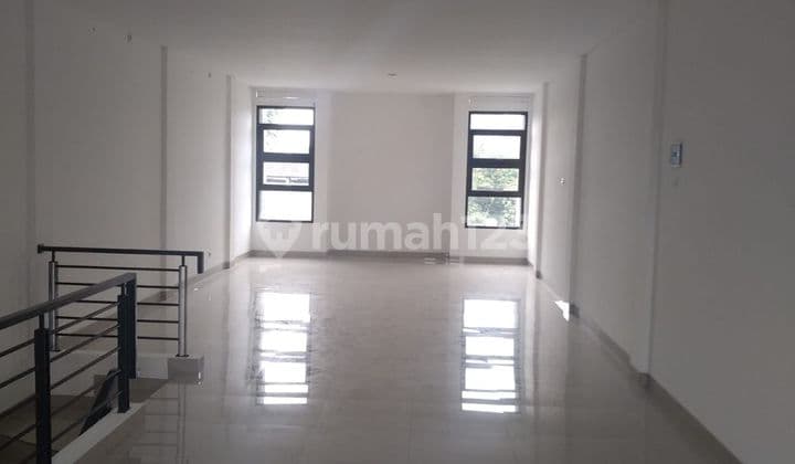 Cheapest! Ready-to-Use Shop House for Sale in Batununggal