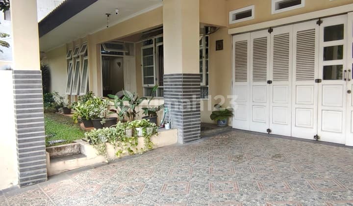 Rumah Dijuali Ada Taman Samping Bintaro Sektor 9 (16660)