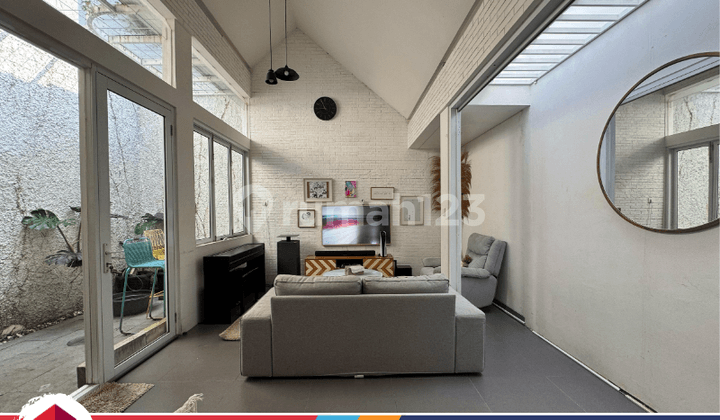 Dijual Cepat Rumah Modern di Laseine Jgc - Siap Huni & Aman