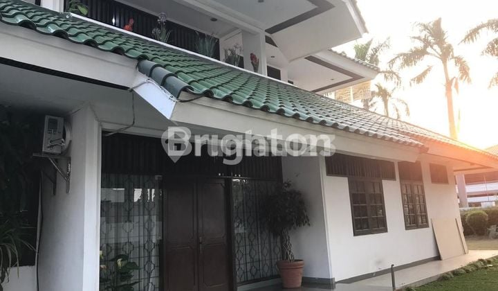 Luxury Ready-to-Occupy House Green Garden West Jakarta