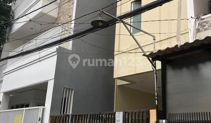 Rumah Cantik Siap Huni Tanjung Duren Jakarta Barat
