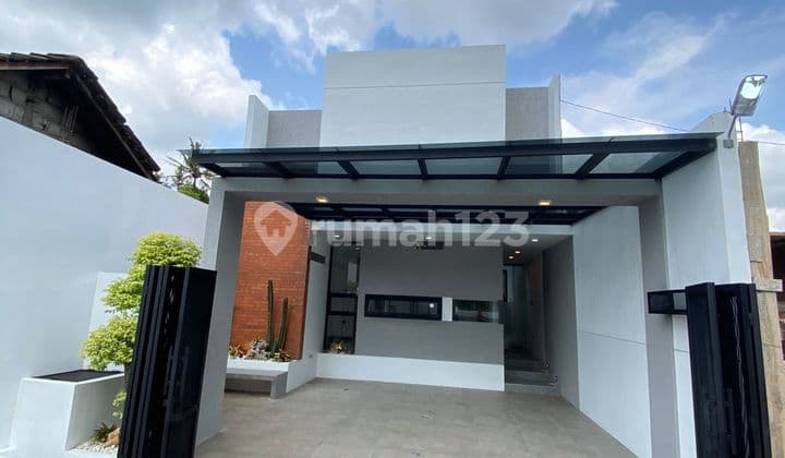 Rumah Siap Huni Sleman Bonus Furniture Dekat Jalan Kaliurang