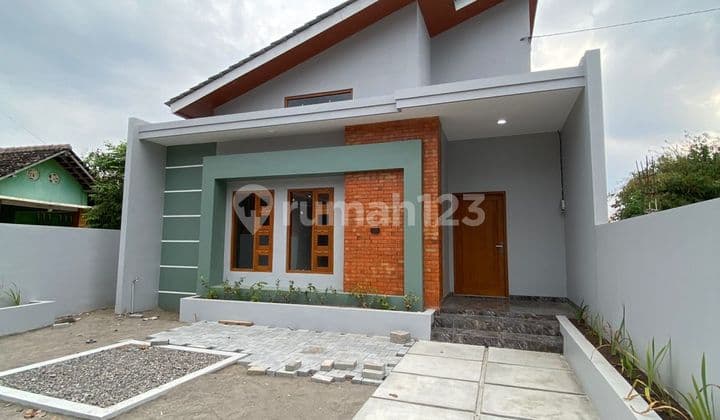 Hunian Cantik Carport Lega Dekat Wisata Candi Prambanan
