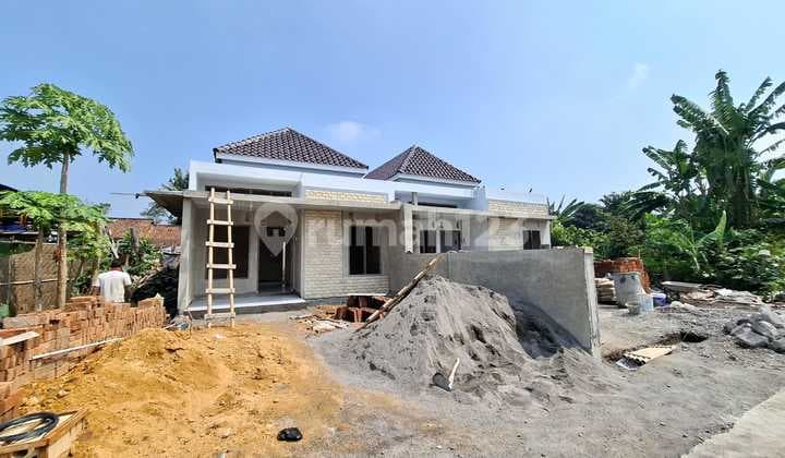 Unit Siap Huni! Rumah Luas 160-An M2 Dekat Pasar Godean