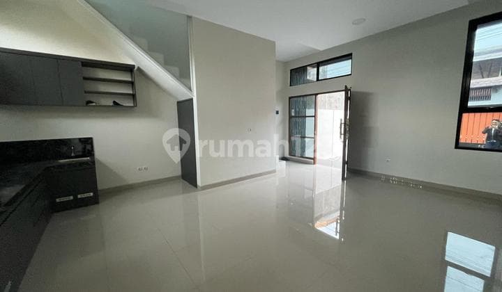 RUMAH PREMIUM DI DEKAT JL PALAGAN 1,8 MILYAR DENGAN LEGALITAS SHM DAN BISA DI KPR