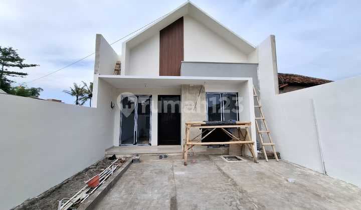 Strategic House Near Jl Magelang KM 12 Price 600Jt-An, Wide Housing Access