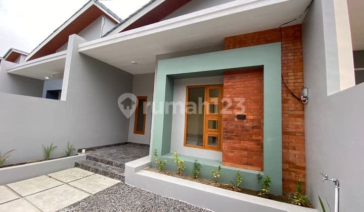 Minimalist House Ready to Live in Kalasan Only 600 Million, Super Spacious Land