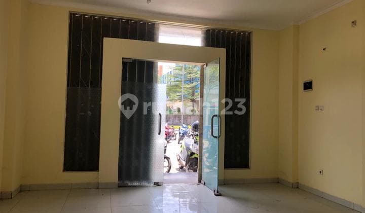 Quick Sale: Ready-to-Occupy The Metland Shop House in Cileungsi, Good Price