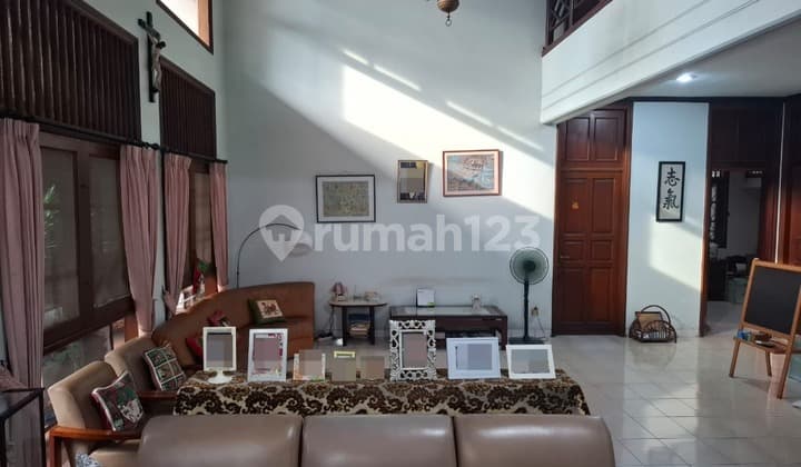 Jual Cepat, Rumah Rapih 2Lt Siap Huni Di Kedoya Selatan, Nego