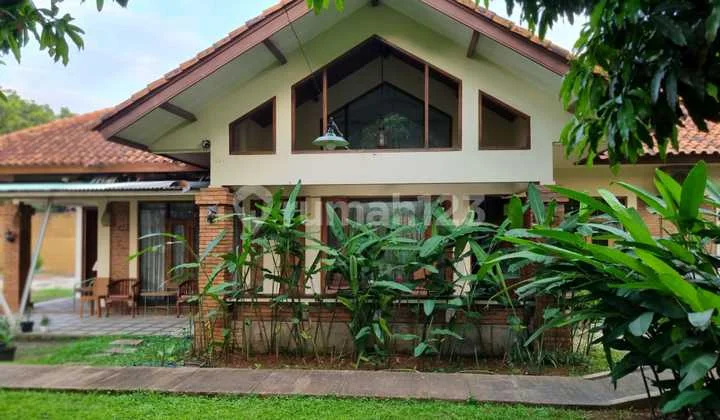 Quick Sale! Beautiful Villa House in a Strategic Location in Depok, Negotiable Until Deal.
