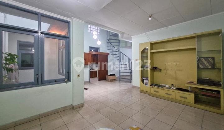 Dijual Rumah Lama Terawat Lokasi Strategis di Jl. Pulo Kenangan, Grogol Utara, Jakarta Selatan