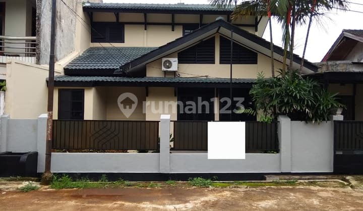 Rumah di Cinere Estate Blok E, Cinere