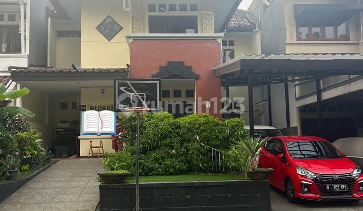 Rumah 2 lantai Baliview Cirendeu