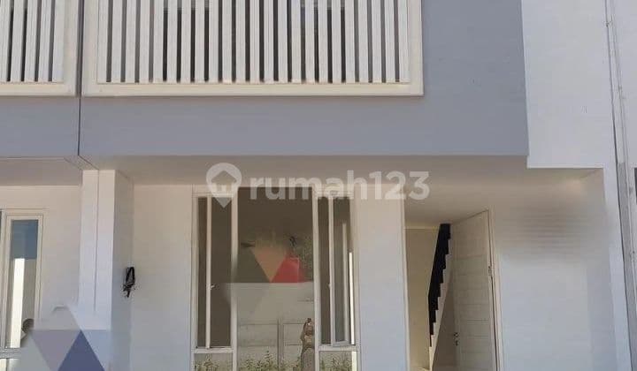 Dijual Rumah Graha Family Strategis Siap Huni