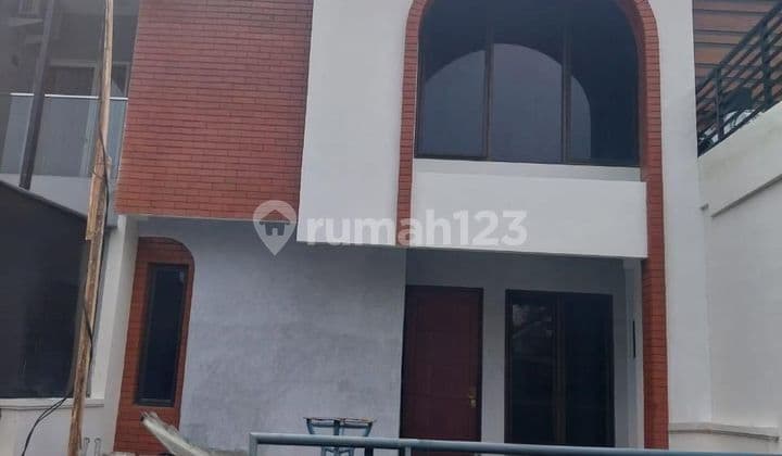 Dijual Rumnah Taman Puspa Raya Strategis Siap Huni