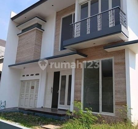 Dijual Rumah Eastwood Posisi Hook Strategis Siap Huni