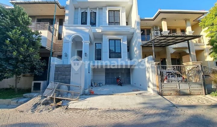 Dijual Rumah Minimalis Classic Graha Family Strategis Siap Huni
