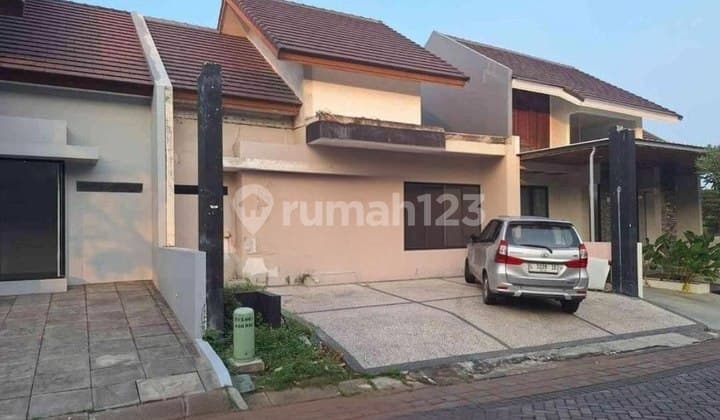 Dijual Rumah Raffles Garden Strategis Siap Huni