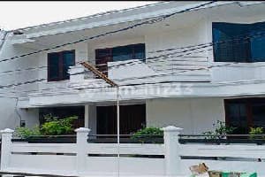 Dijual Rumah Darmo Baru Barat Terawat Siap Huni