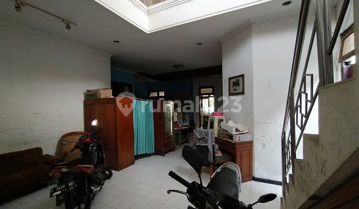 Middle House in Semarang City