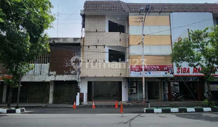 Ruko 3 Lantai Pertokoan Mataram