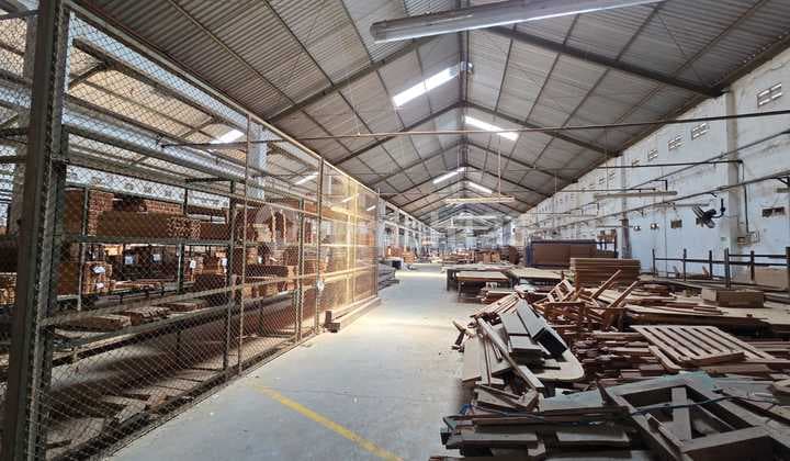 Gudang Ex Pabrik Perakitan Mobil Cina Di Sukoharjo