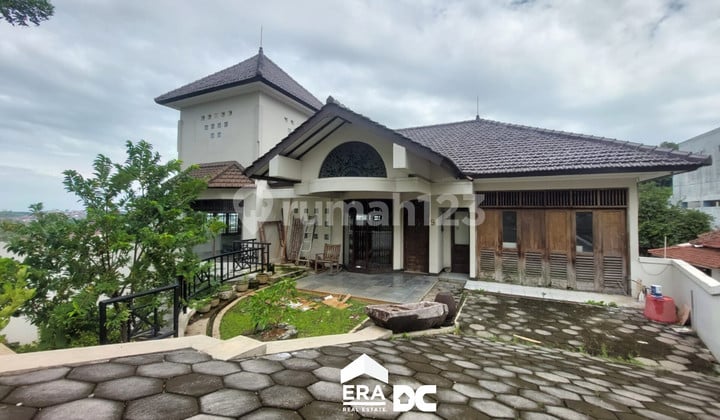 Rumah Pinggir Jalan Area Elit Semarang Atas Tumpang Gajah Mungkur
