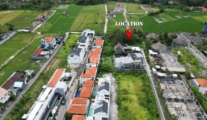 Tanah 12 Are Lokasi Strategis Lingkungan Villa Umalas Bali