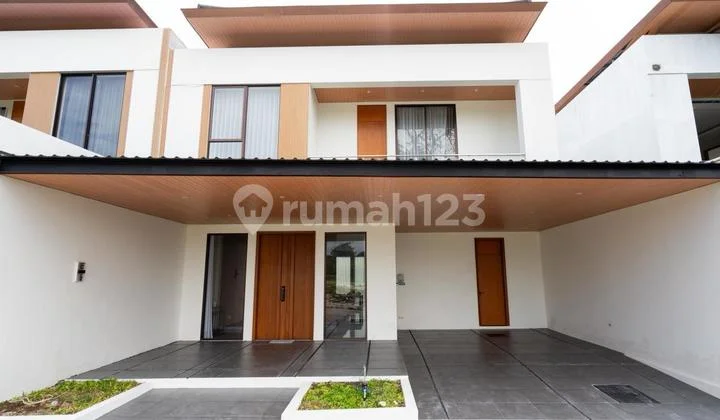 Luxury 3 Bedroom Villa in Elite and Quiet Area, Umalas, Badung, Bali