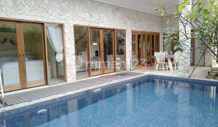 Modern Minimalist Villa 4 BR with Balcony and Rooftop Kutuh Bali
