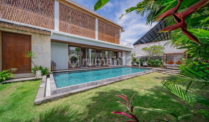 Luxury 3-Bedroom Villa Only 10 Minutes to Pererenan Beach Bali