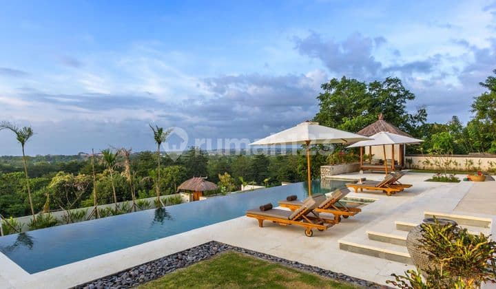 Villa Mewah 7 Kamar View Laut di Uluwatu Bali Investasi Menarik