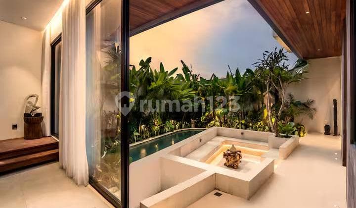 Luxury 4-Bedroom Villa Strategically Located Near Batu Bolong Beach Canggu