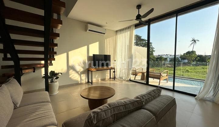 Vila Baru 2 Kt Pemandangan Sawah Hanya 3 Unit di Berawa Bali
