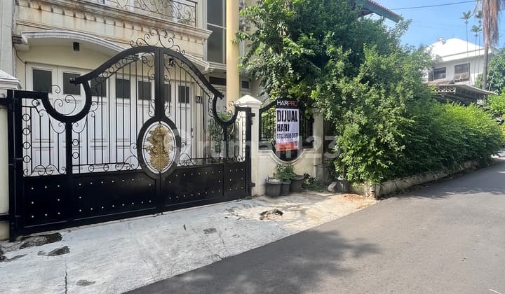 Rumah Dalam Komplek Gudang Peluru