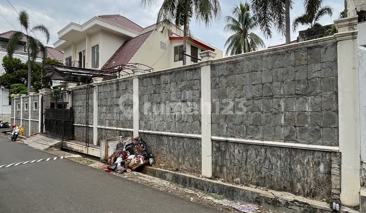 Rumah Dalam Komplek Gudang Peluru