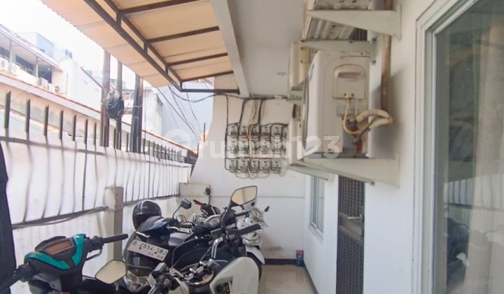 Rumah Kost Aktif Kemanggisan Dijual Murah Aja!