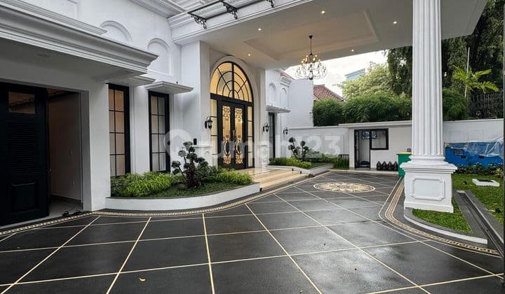 Brand New Renovated Rumah Klasik American di Menteng Dg Pool