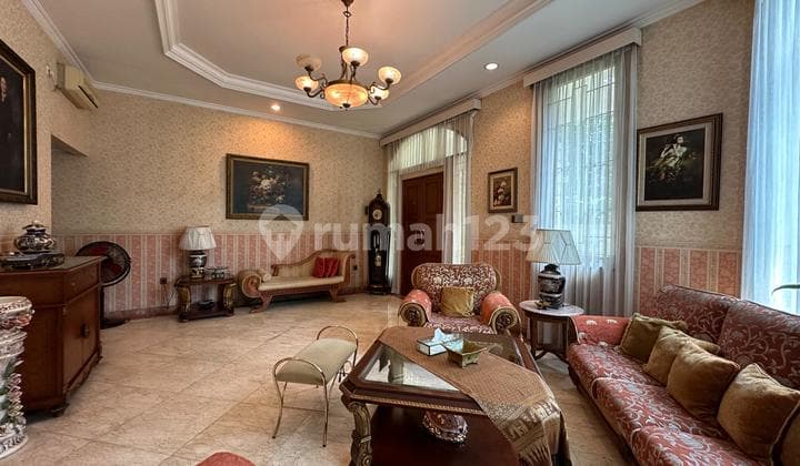 Classic Combine House in Kebayoran Baru, Strategic Commercial Space