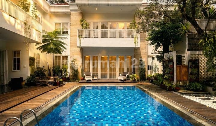 Modern Minimalist Rumah di Kemang Timur Luas 1000M2 Pool Besar