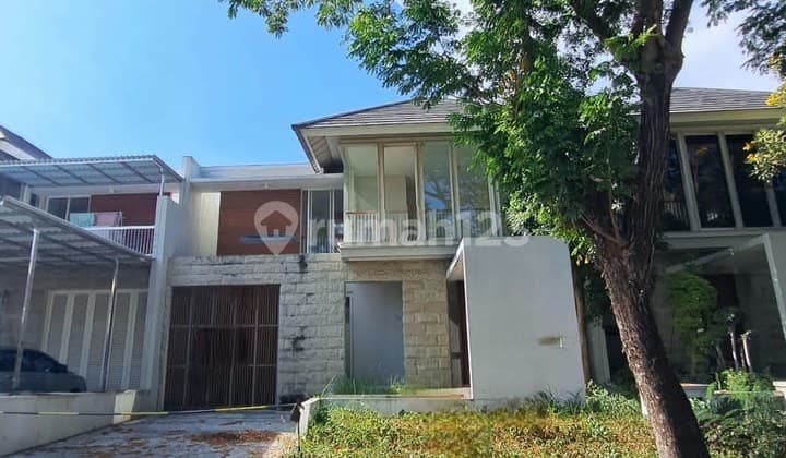 Rumah di Boulevard Grand Eastwood Citraland, Row Lebar 4 Mobil