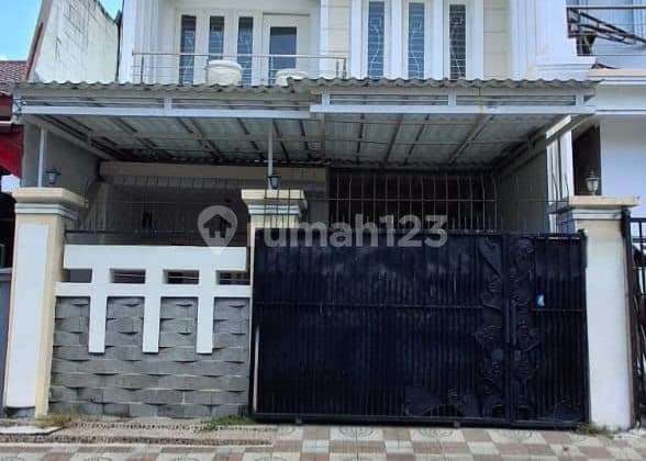 Dijual Rumah 2 Lantai di Mulyosari, Siap Huni, Row Jalan 3 Mobil
