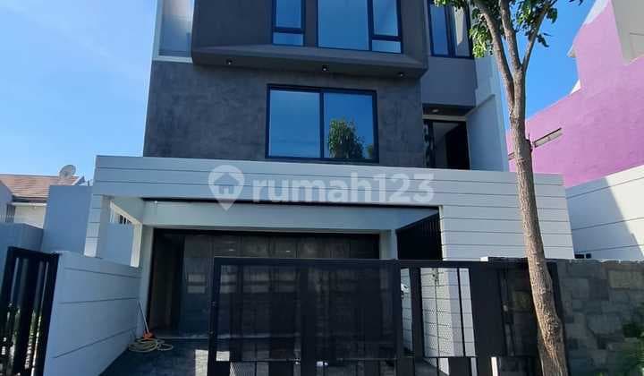 New 3-Story Greenwood Citraland House, Luxurious Design